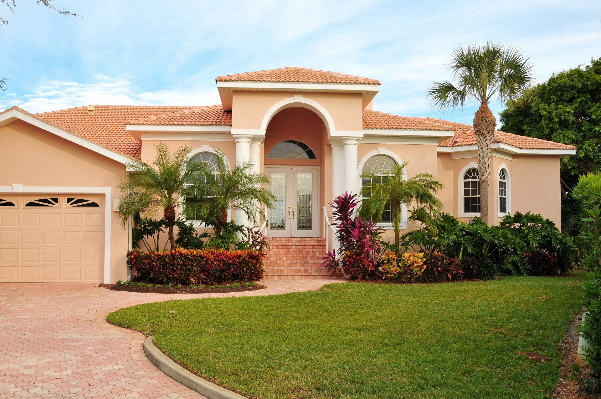 Exterior house painting in South Miami